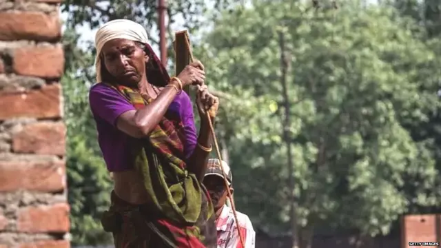 ਮਹਿਲਾ ਮਜ਼ਦੂਰ