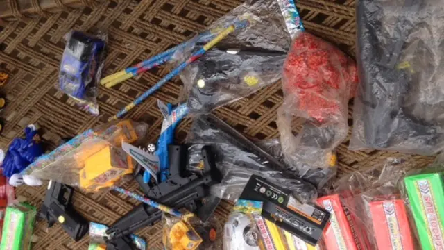 بندوق کھلونے