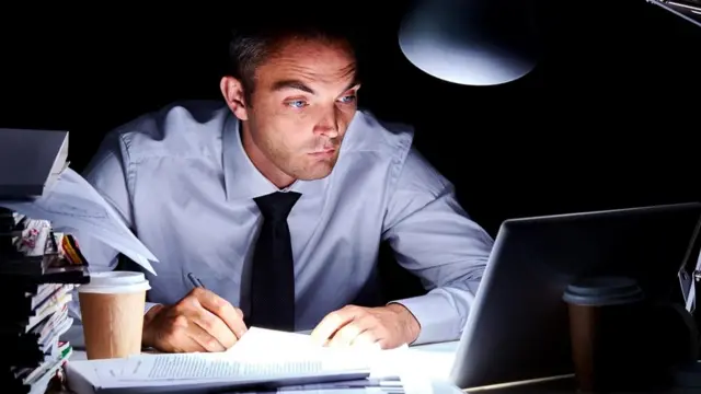 Чем меньше в жизни интересов, тем больше зависимость от работы