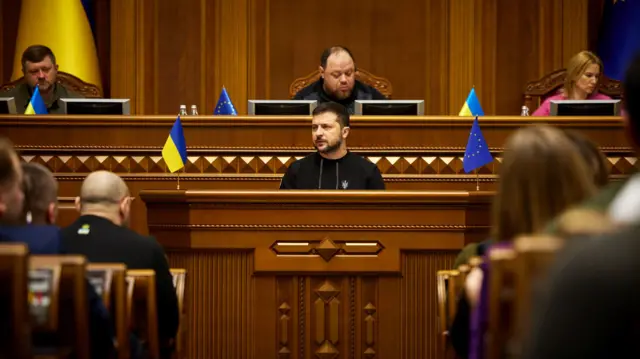 Востаннє Володимир Зеленський зустрічався зі своєю фракцією наприкінці листопада 2025 року