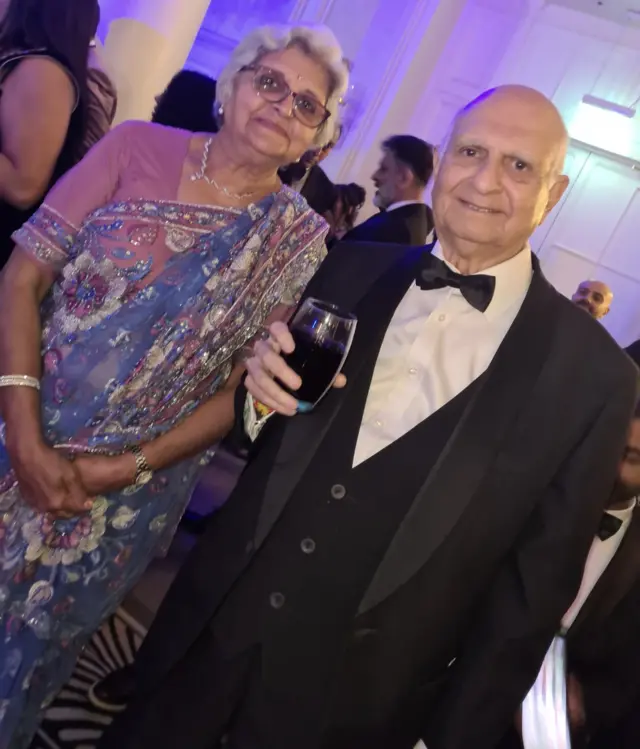 অরবিন্দ জানি ও তার স্ত্রী 