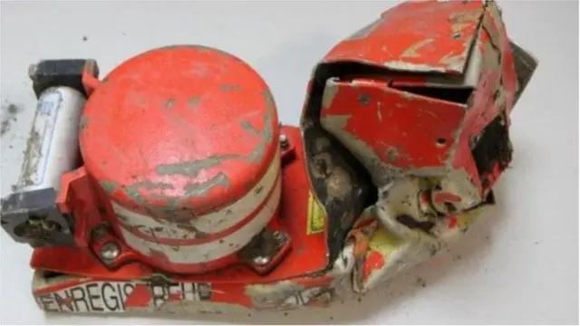 একটি বিধ্বস্ত বিমানের ব্ল্যাক বক্স