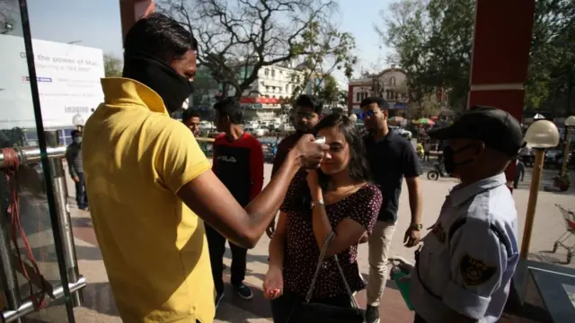 मॉल, रेस्तरां और धार्मिक स्थल खुलेंगे, लेकिन होंगे कुछ नियम