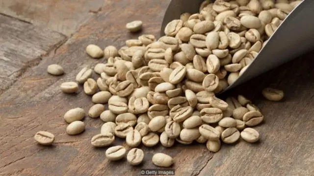 Caffeine phải được lấy ra từ hạt cà phê trước khi rang