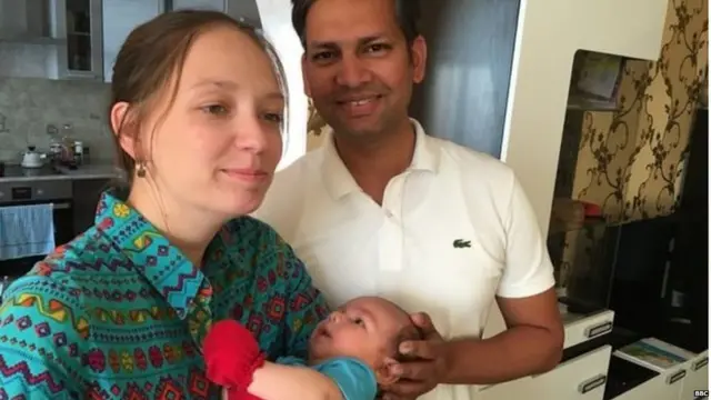 ਰੂਸ ਵਿੱਚ ਰਹਿੰਦੇ ਅਭਿਸ਼ੇਕ ਸਿੰਘ ਮੰਨਦੇ ਹਨ ਕਿ ਰੂਸ ਦੇ ਵੀਜ਼ਾ ਨਿਯਮ ਕਾਫੀ ਸਖਤ ਹਨ