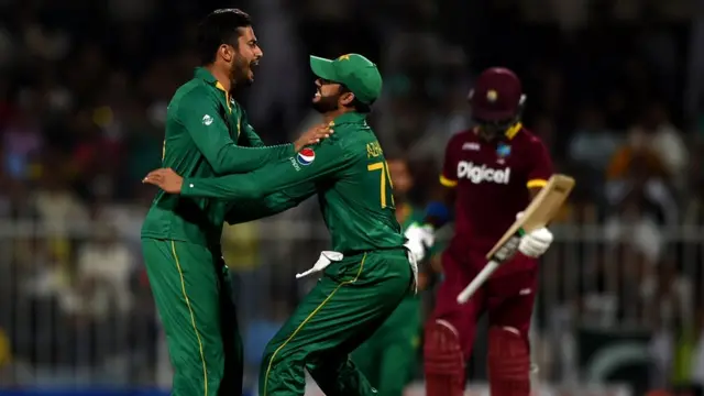 گذشتہ ہفتے کا پاکستان تصاویر میں - BBC News اردو