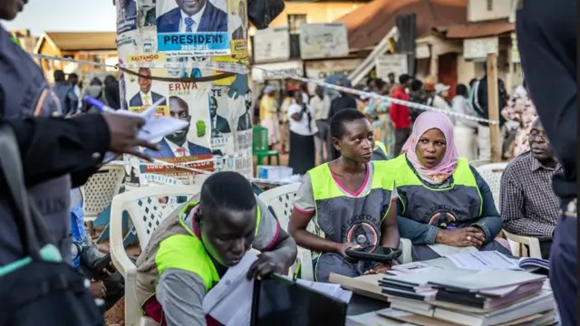 Ndị mmadụ chọrọ ịtụ vootu gbara okirikiri dịka ndị na-ahazi ntuliaka na-akwado
