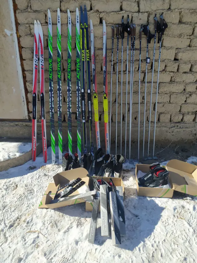 Мурат Искеновдун окуучуларынын лыжалары