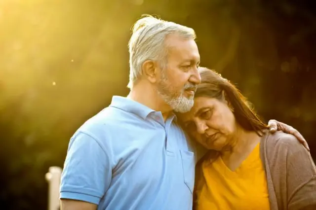 தனிமை, நோய்கள், மன அழுத்தம் - இந்தியாவில் வயதானவர்கள் சந்திக்கும் பிரச்னைகள், மூத்த குடிமக்கள், வயதானவர்கள் 