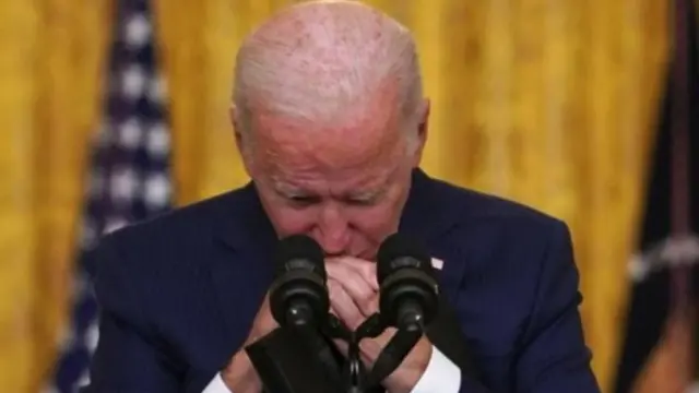 Mw'ijambo yashikirije igihugu inyuma y'igitero ku kibuga c'indege ca Kabul, Perezida Joe Biden yaraboneka ko yari ababaye cane