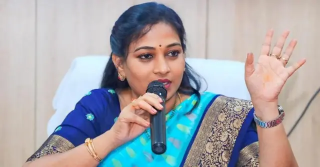 హోం మంత్రి వంగలపూడి అనిత