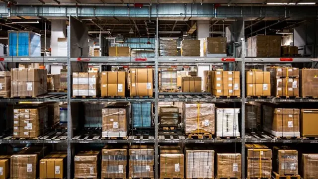 mid ka mid ah xarumaha shirkadda Amazon