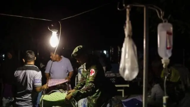 Jami'an lafiya na yi wa wadanda suka samu rauni magani a Palu