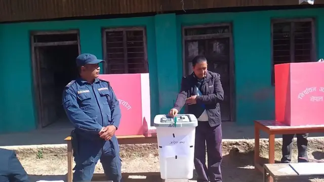 नमुना मतदान