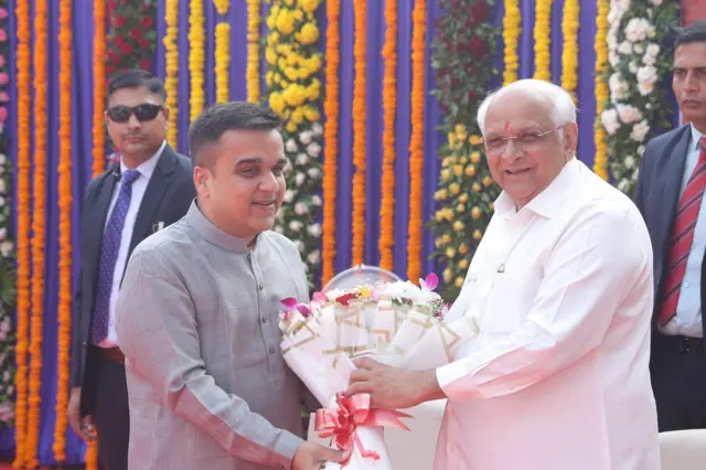 બીબીસી ગુજરાતી ગુજરાત વિધાનસભા ધારાસભ્ય મંત્રીમંડળ ભૂપેન્દ્ર પટેલ રીવાબા જાડેજા નરેન્દ્ર મોદી