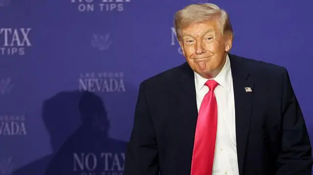 डोनाल्ड ट्रंप