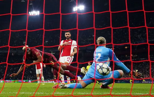 Osimhen'in ilk golü