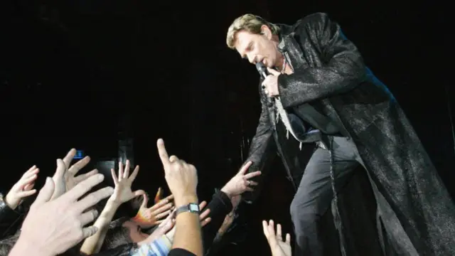 Johnny Hallyday a joué plus de 300 concerts de par le monde dont une vingtaine en Afrique.