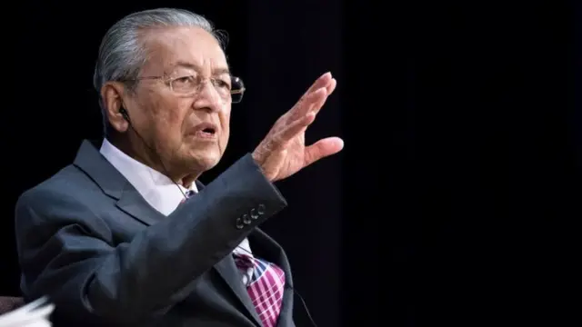 பிரதமர் மகாதீர்