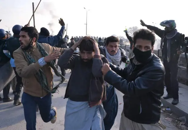 اسلام اباد کې مظاهره چیان