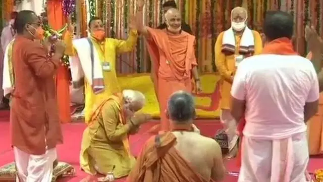 مودی رام مندر میں