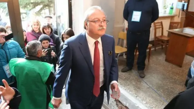 Mr Vashadze ayaa loo arkaa in uu u janjeero dhanka reer Galbeedka