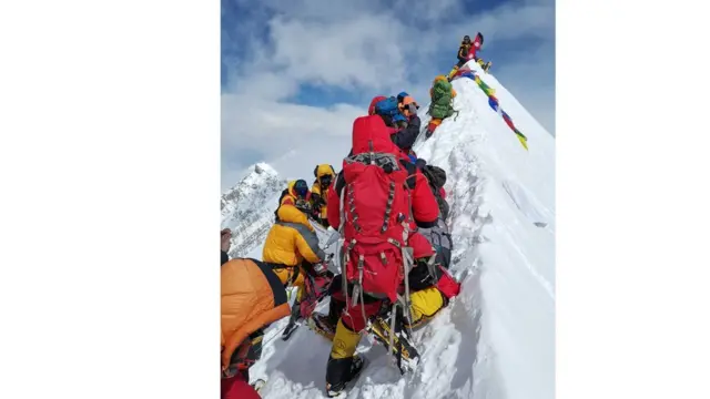 महाराष्ट्रातून अन्नपूर्णा शिखरावर पहिल्यांदाच अशा मोहिमांचं आयोजन करण्यात आलं होतं आणि त्यात सगळेजण यशस्वी झाले.