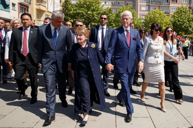 Hašim Tači, Bil Klinton i Medlin Olbratjt