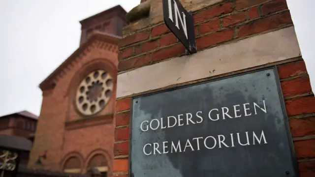 লন্ডনের গোল্ডার্স গ্রিন এলাকার একটি ক্রিমেটোরিয়াম। ব্রিটেনে ৭৫ শতাংশ মৃতদেহের সৎকার হয় দাহ করে।