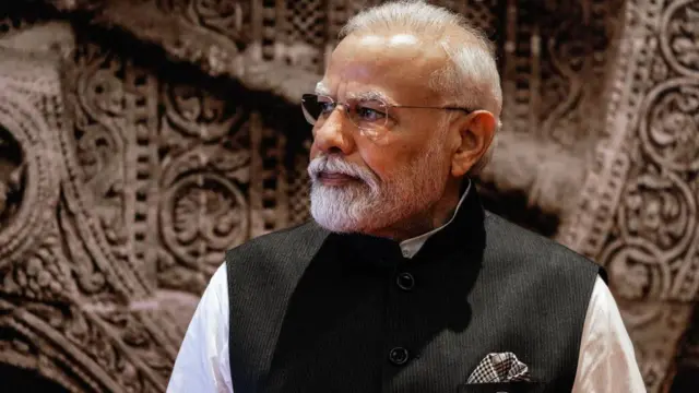 नरेंद्र मोदी 