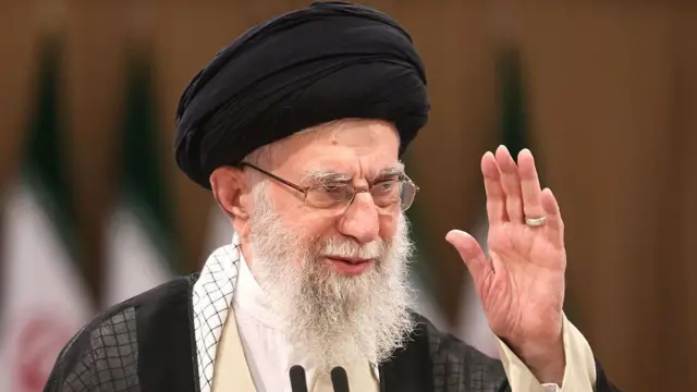 ईरान के पूर्व सुप्रीम लीडर आयतुल्लाह अली ख़ामेनेई