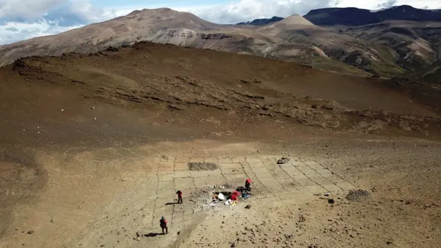 Paleontólogos en el Valle del Río de las Chinas