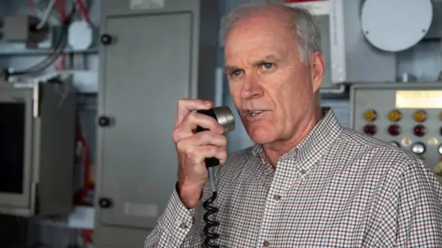 El secretario de la Marina Richard Spencer abordo del buque USS Gerald R Ford, 27 de octubre de 2019