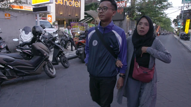 Bom Bali 1, Teror, Teroris, Garil dan ibunya Endang Isnanik