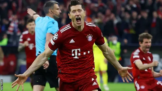 Robert Lewandowski celebrates scoring for Bayern Munich