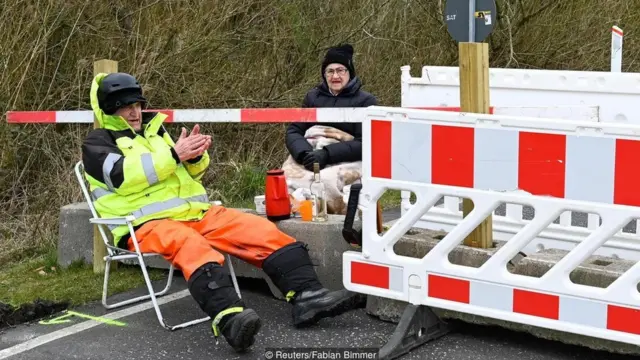 बुजुर्ग जोड़ा