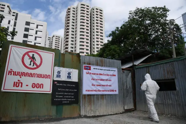กทม. กำลังเผชิญการแพร่ระบาดในคลัสเตอร์ "แคมป์คนงาน" หลายแห่ง