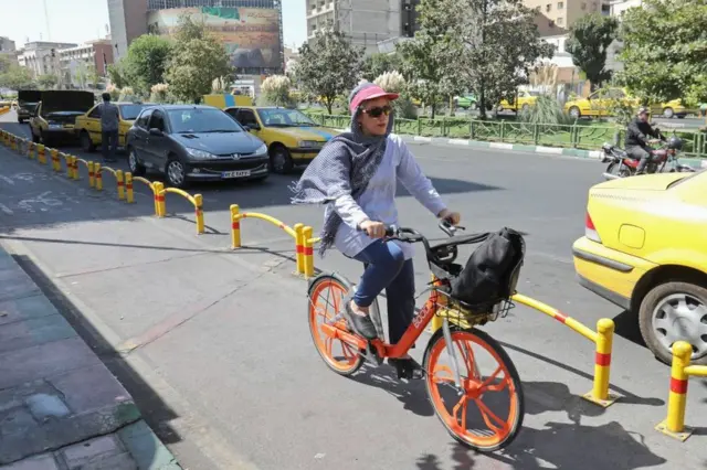 دوچرخه سواری زنان