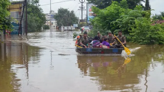 தத்தளிக்கும் மகாராஷ்டிரா