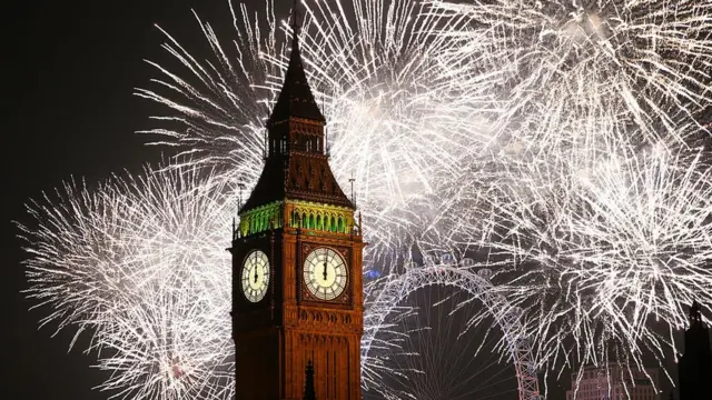 Feux d'artifice de la Saint-Sylvestre autour de Big Ben