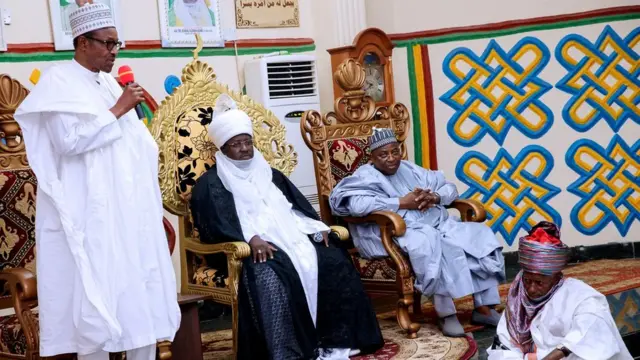 Shugaban ya fara kai ziyara fadar sarkin Katagum kafin ya kai ziyara kasuwar Azare