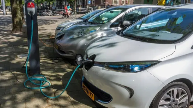 سيارات كهربائية