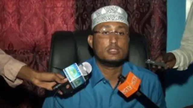 Axmed Maxamuud Maxamed , afhayeenkii hore ee wasaaradda amniga oo xaalada kuwan oo kale ah xilka uga tagay