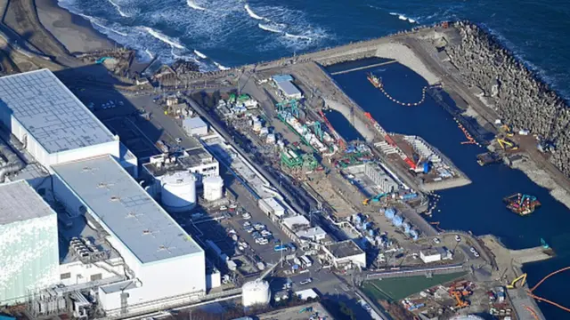 오염수 방류를 준비 중인 후쿠시마 제1원자력발전소를 공중에서 내려다 본 사진