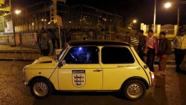 တရုတ်နဲ့ ကိုရီးယားထုတ်ကားတွေရဲ့ ဈေးနှုန်းကလည်း သိန်း ၂၀၀ ကျော်ကနေစတင်တာဖြစ်လို့ အောက်ခြေလူတန်းစားတွေ ကားစီးနိုင်ဖို့ အခွင့်အရေးမရှိဘူး