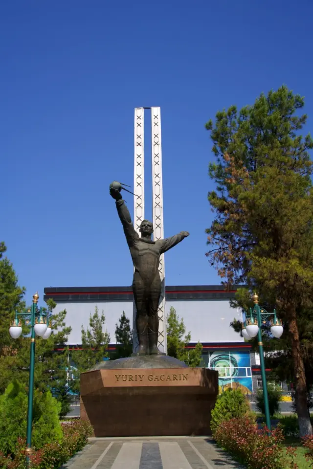 Гагарин ҳайкали