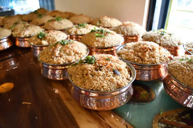 உணவு உண்ணும் போட்டி