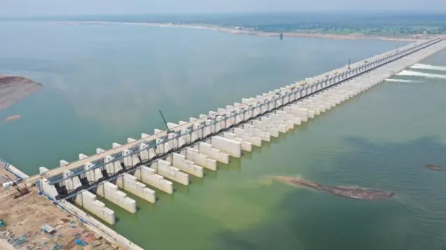 మేడిగడ్డ బరాజ్ (ఫైల్ ఫొటో)