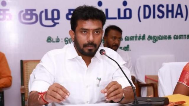 தேனி தொகுதி அமமுக அதிமுக திமுக டிடிவி தினகரன்