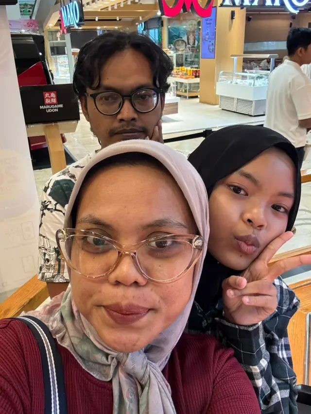 Zikrayanti, monolog cut nyak, cut nya dhien, aceh, seniman perempuan aceh, teater, seni pertunjukan